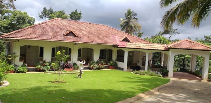 Emerald Castle Villa Madikeri Εξωτερικό φωτογραφία