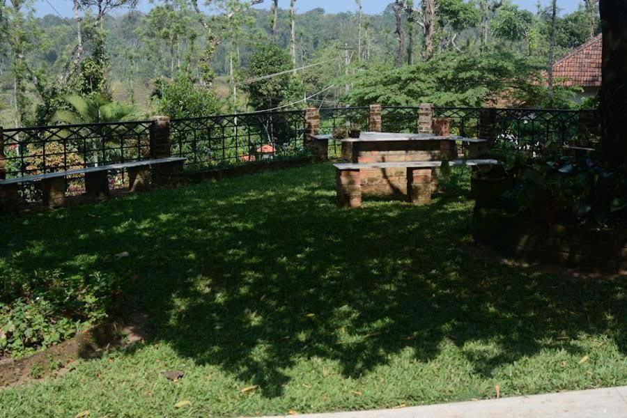 Emerald Castle Villa Madikeri Εξωτερικό φωτογραφία